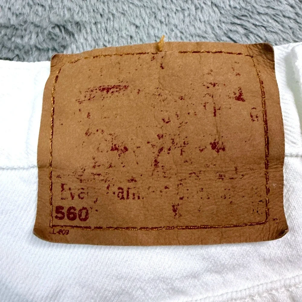 Vintage Levis 560 White Denim Shorts Mens W34in. Loose Fit Made in USA 90s